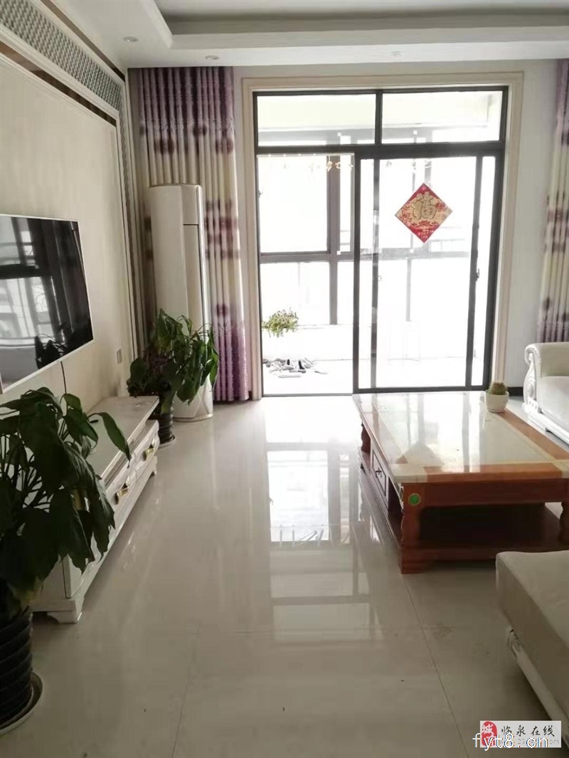 利华中央公馆3室2厅家具家电齐全2万5包物